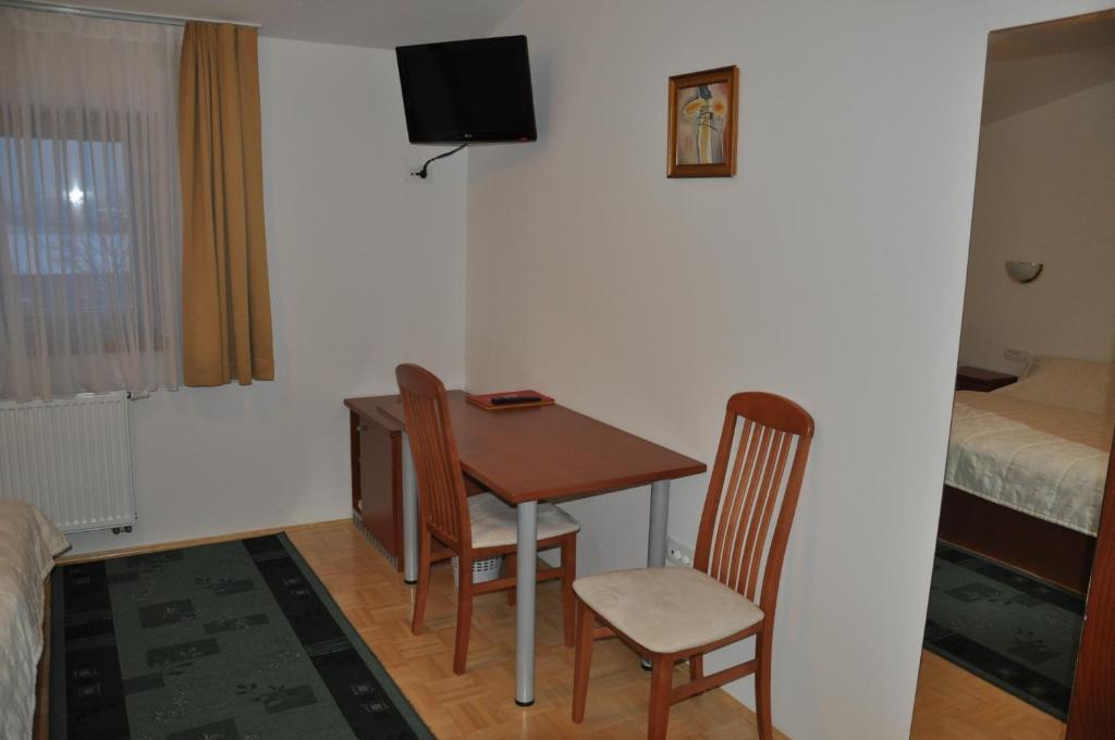 Penzion Kmecki Hram Ljubljana Room photo